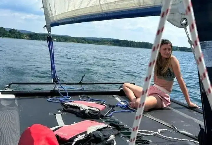 Tour in catamarano a vela sul Lago Maggiore thumbnail 3