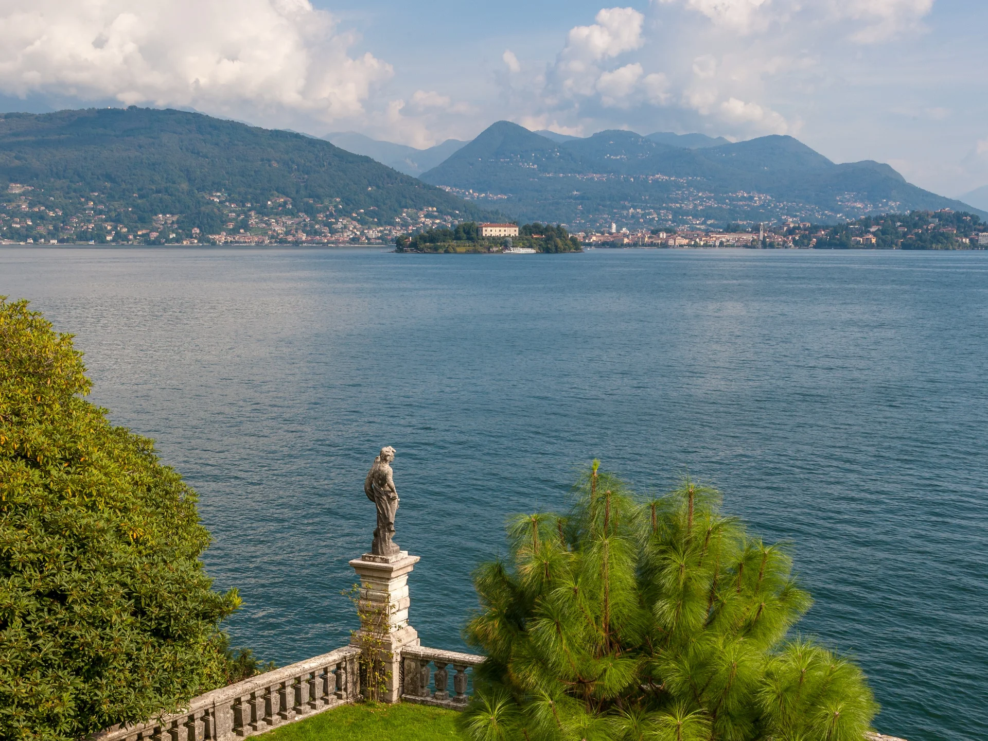 Tour al Tramonto: Visita Guidata serale di Baveno o Stresa (1 ora) thumbnail 4