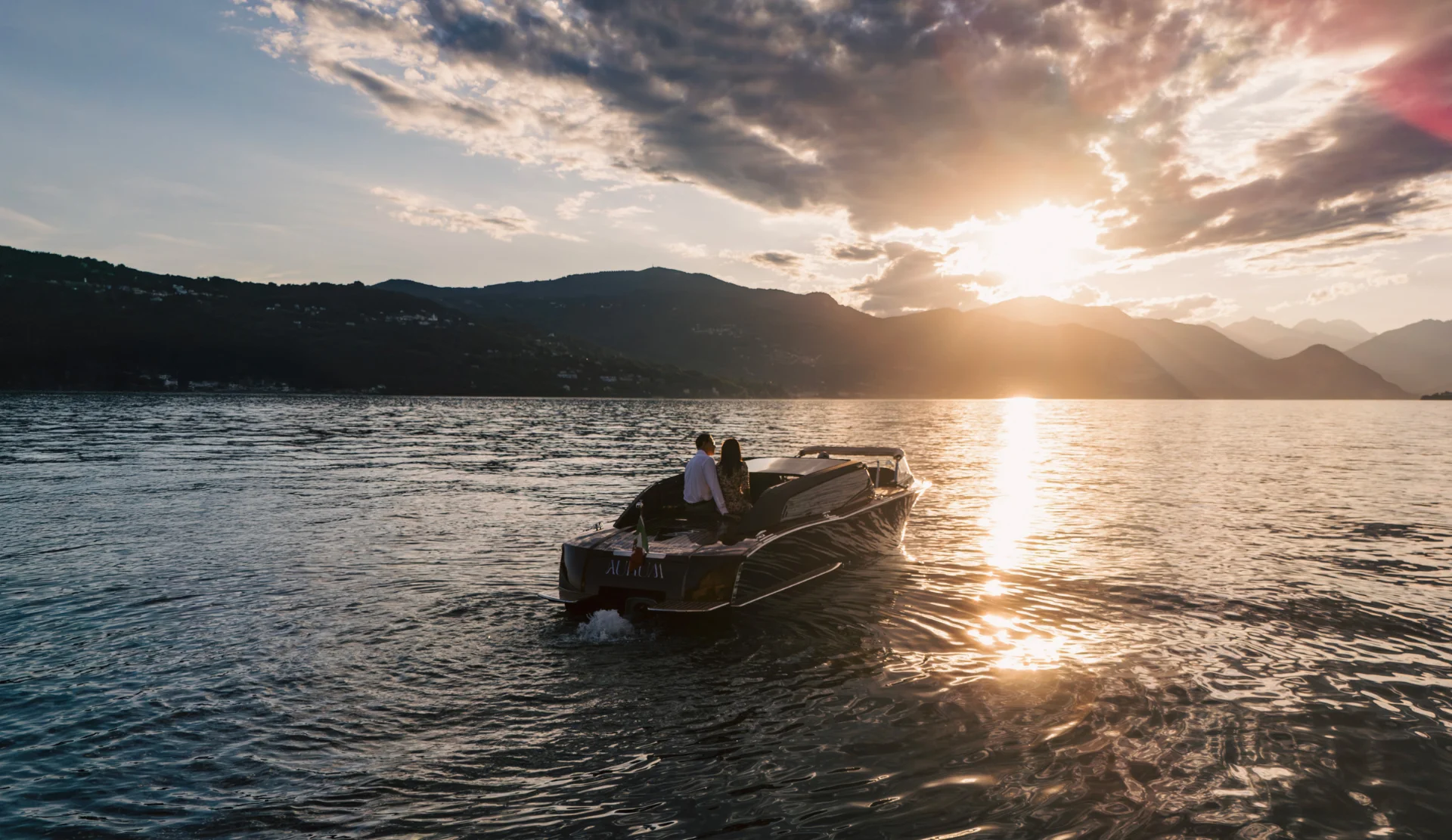 The Golden Hour - Tour delle ville e Santa Caterina del Sasso (1 ora) thumbnail 5