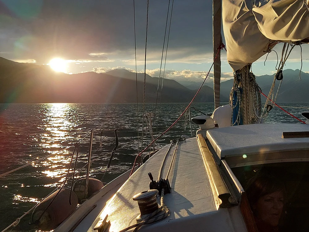 Sunset Sailing Aperitivo on Lake Maggiore with Live Music - Private Experience thumbnail 3