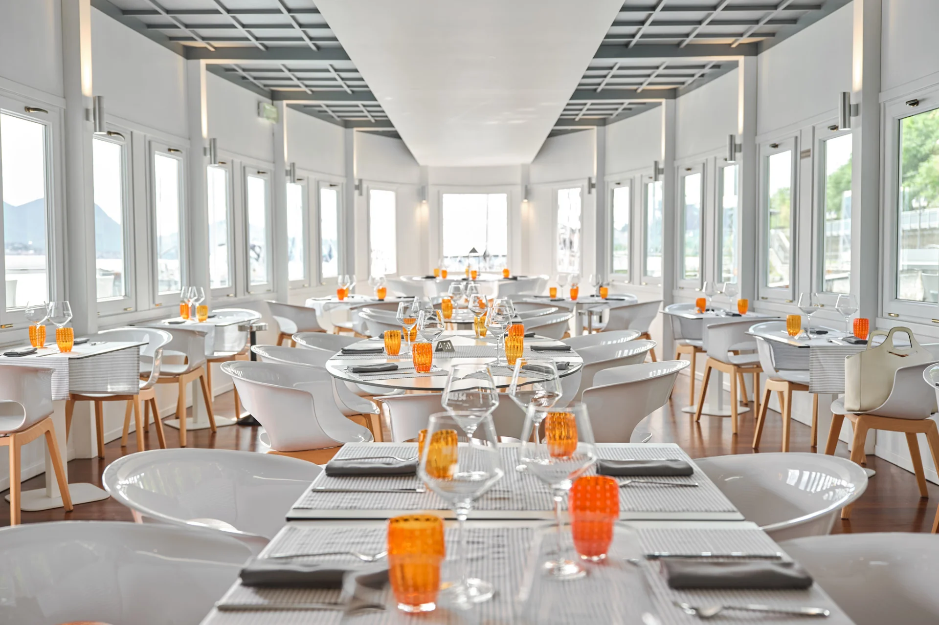 Boat Fish Dining Experience: A Journey Through Local Flavors thumbnail 7