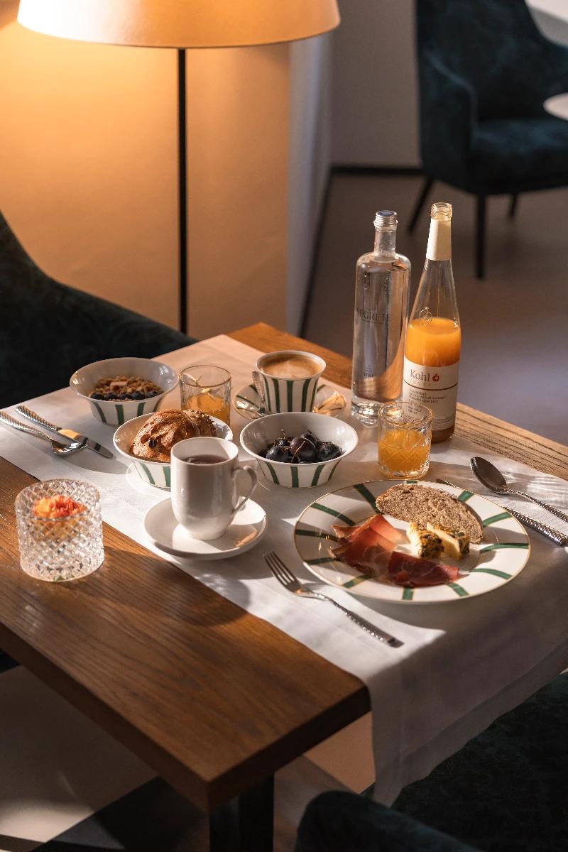 Breakfast at the Castle