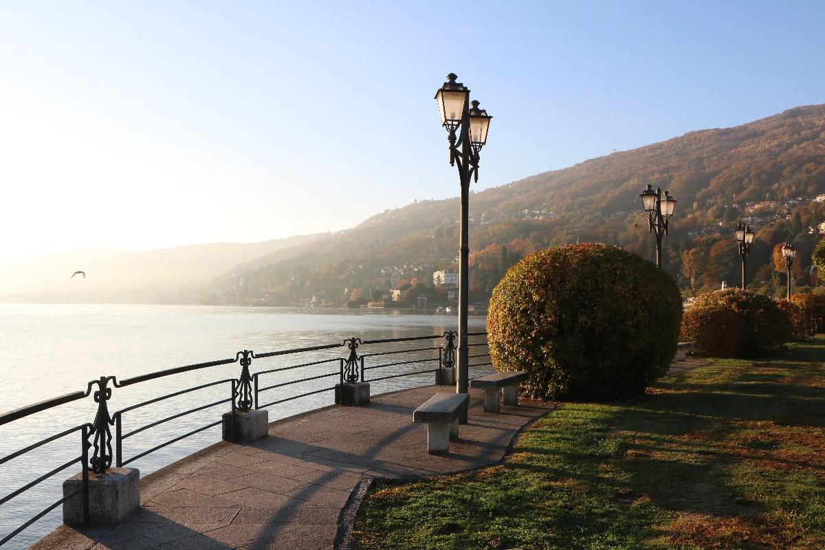 Private Guided Sunset Tour of Baveno or Stresa (1 Hour)
